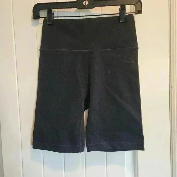 Cream Yoga Drew biker shorts NWT size small - Picture 3 of 4